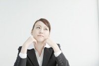 給与明細書をよく見てみると、税金や厚生年金、健康保険料……と天引きされている金額はかなり多い