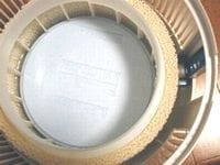 写真は「ボネコ加湿器・気化式 フィルターマット型(丸型)」内部。シンプルな構造