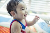水を怖がる我が子に、水遊びの楽しさを教えたい!