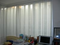 このように窓の面積が大きい場合、全面に設置しないとその効果は感じにくいようです。