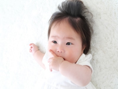 指しゃぶりは、無理に外さなくても大丈夫