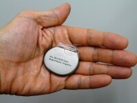ペースメーカーは技術の進歩で随分小さくなり携帯電話も使えるようになりました。ペースメーカーが必要と言われた方は一度その実物を見せてもらうと良いでしょう