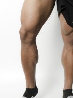 ふくらはぎの筋肉は、下肢の血液を心臓の方向へ戻すポンプの役割があります