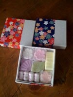 伝統的な食材が、カラフルなお菓子に