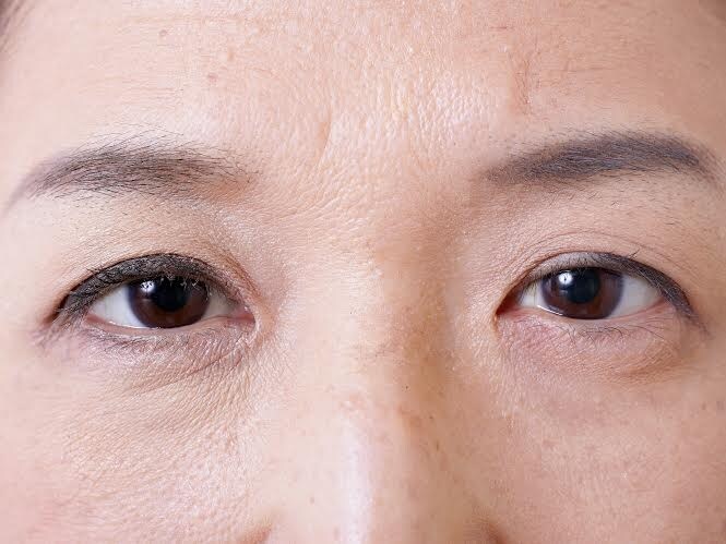 画像 6/7 ：40代～50代若返りポイントメイクで顔のたるみを解消！ [メイク・メイクアップ] All About