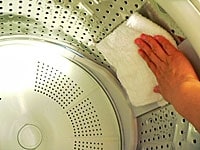 湿気をしっかり取り除いて。これでしばらく気持ちよく洗濯ができます!