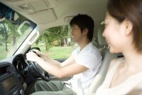 運転者=所有者とは限りません。運転者が出頭しなければ、反則金は所有者に支払義務が生じます