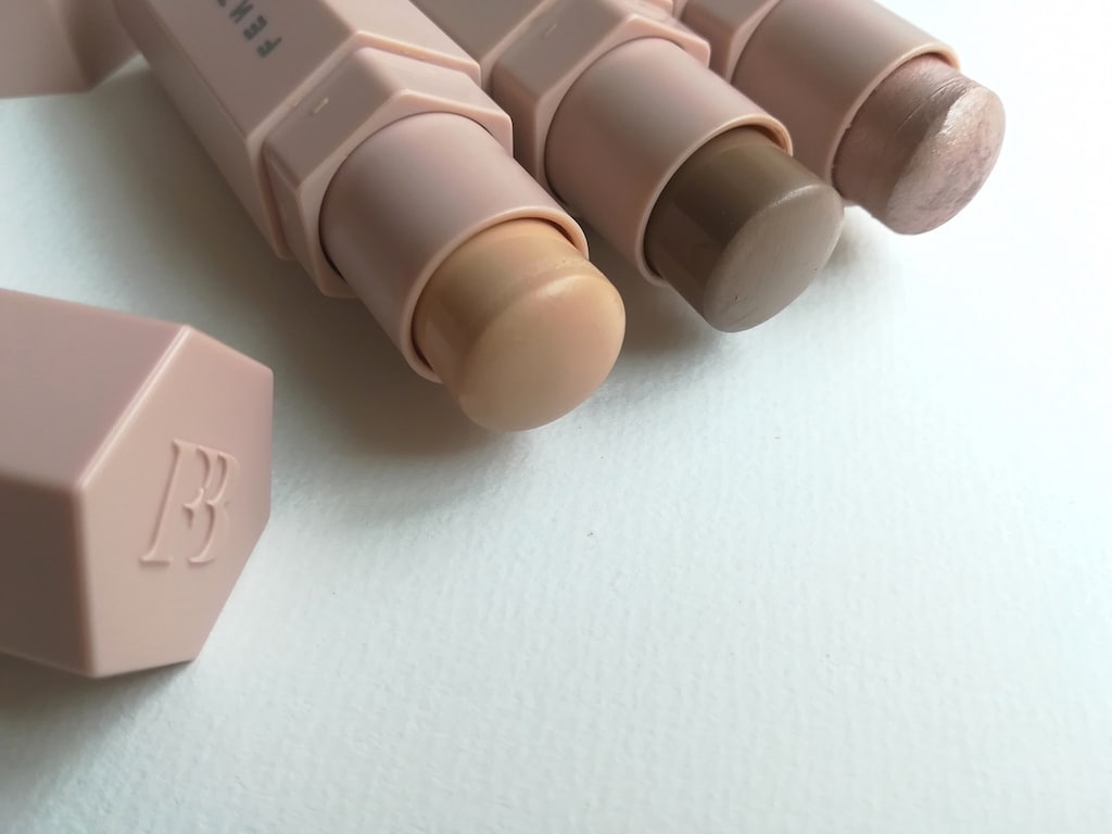 リアーナのブランド！FENTY BEAUTYマッチスティックは買うべき化粧品！