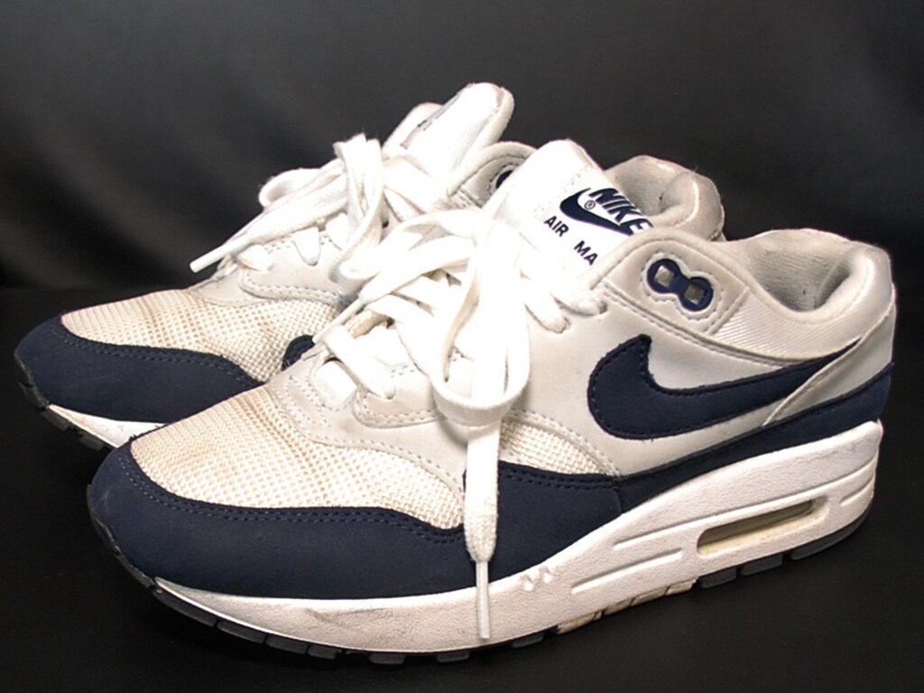 フェミニンコーデにも◎！ナイキの万能スニーカー「AIR MAX1」　