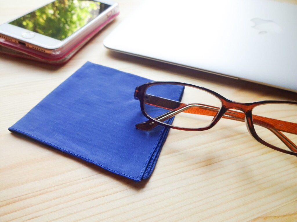 PC・スマホの画面汚れをすっきり掃除！東レの「トレシー」