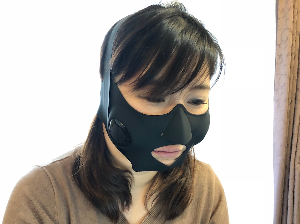 忙しい時に「ながらリフトケア」！ヤーマンの「メディリフト」