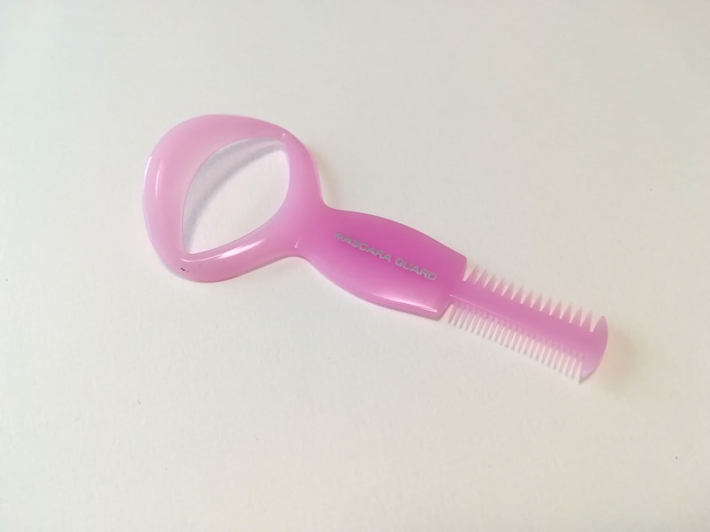 ロングセラーには理由がある、貝印「マスカラガード」