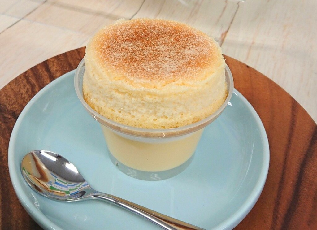 ファミマの「スフレ・プリン」は新食感の悪魔的コンビニスイーツ