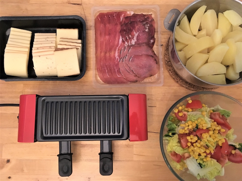 「ラクレットグリル」なら自宅でラクレットが楽しめる！チーズの溶かし方も紹介