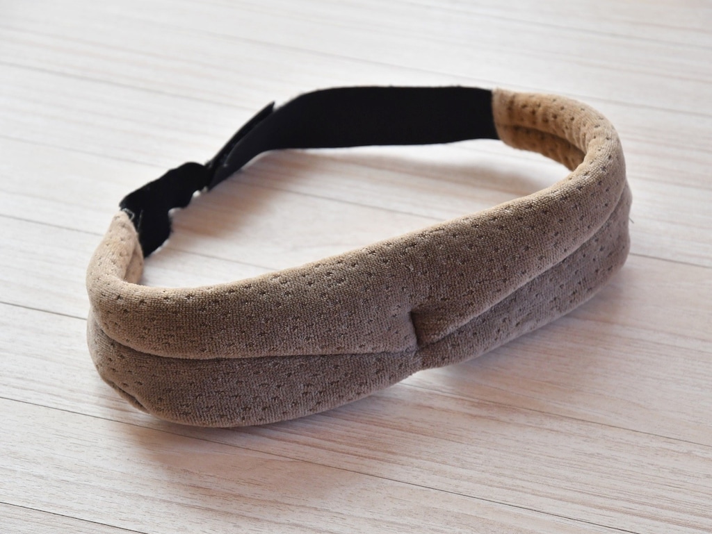 テンピュール「スリープマスク」は長距離フライトでもぐっすり！飛行機旅行におすすめ