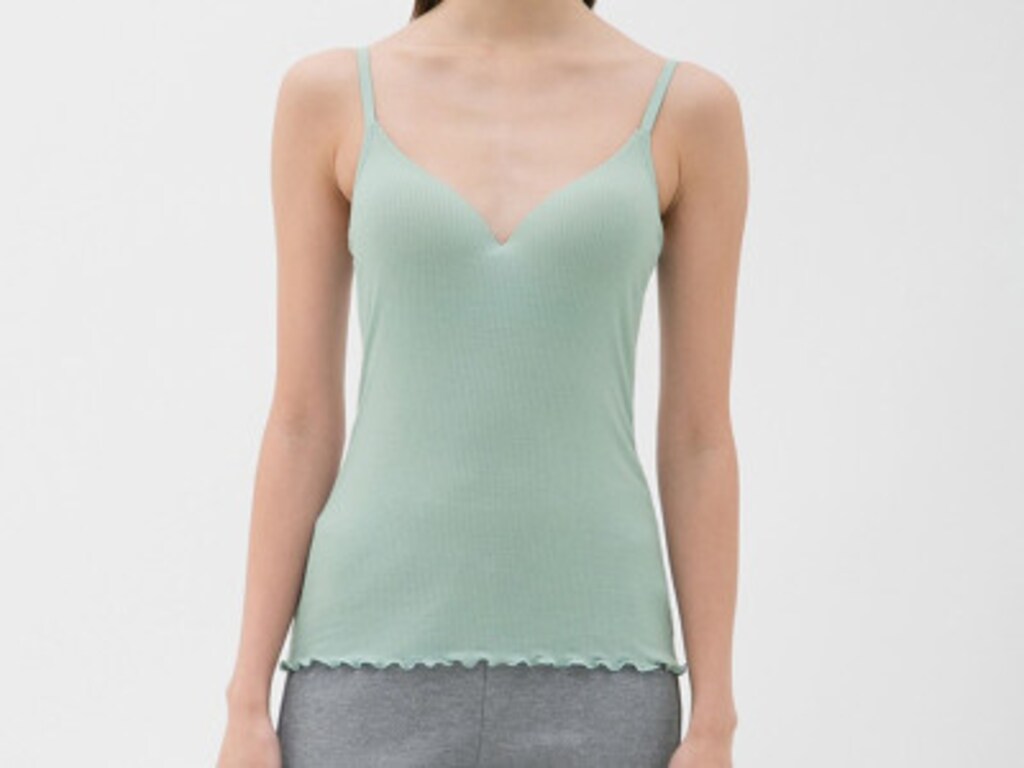 高性能でプチプラ！「GUのブラフィールキャミソール」のブラトップ