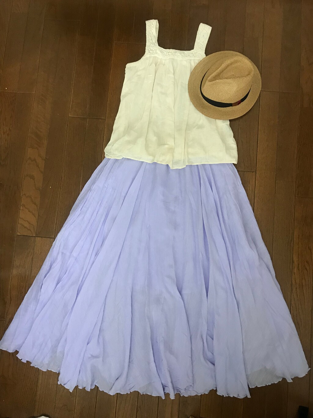 アジア旅の最強着こなしは機内も街歩きもいける楽々スカート