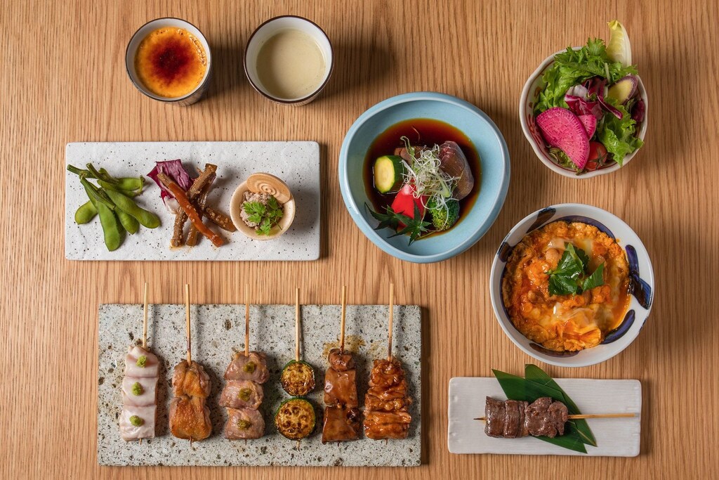 希少な黒岩土鷄が食べられる！東京駅のおしゃれ焼き鳥「鳥歐」