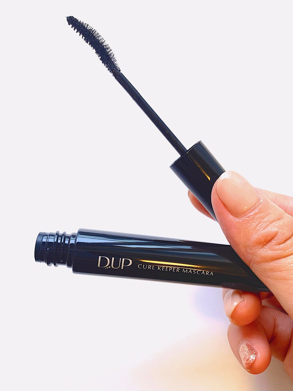 雨の日の強い味方！湿気に強い「D-UP カールキーパーマスカラ」