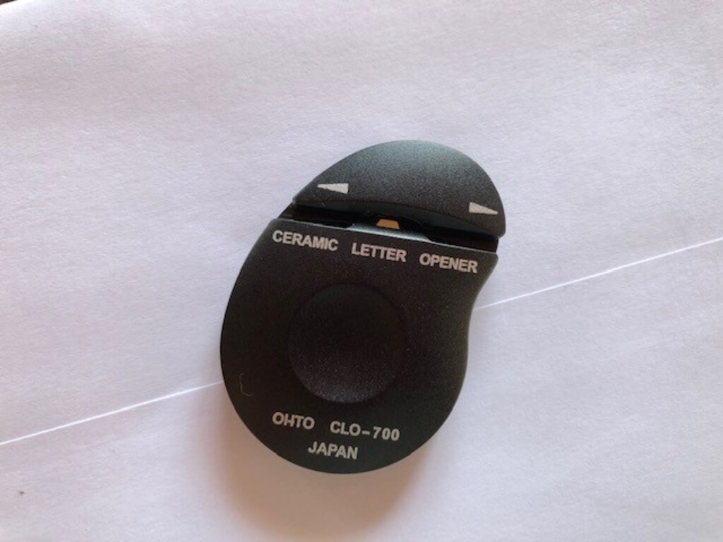 封筒の中の手紙を傷つけない！「セラミックレターオープナーL＆R」が便利