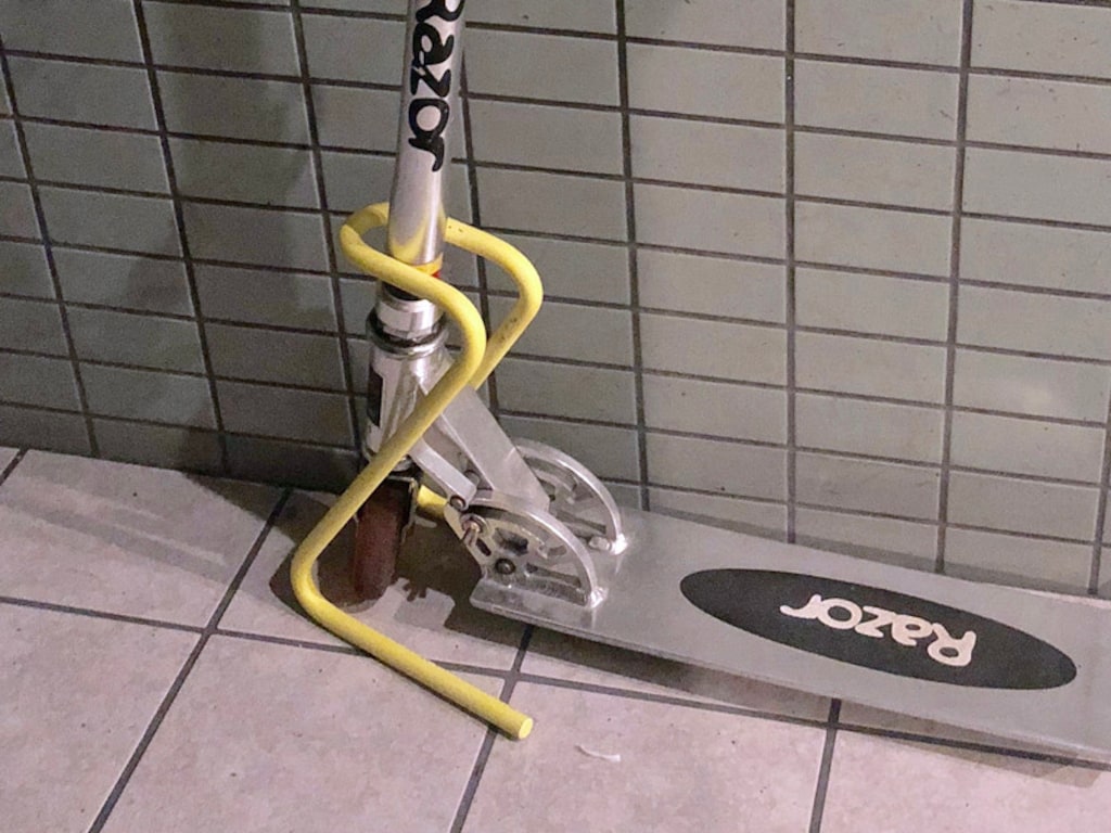 一輪車やキックボードもこれ1つでスッキリ！ 「toinen」のサイクルスタンド