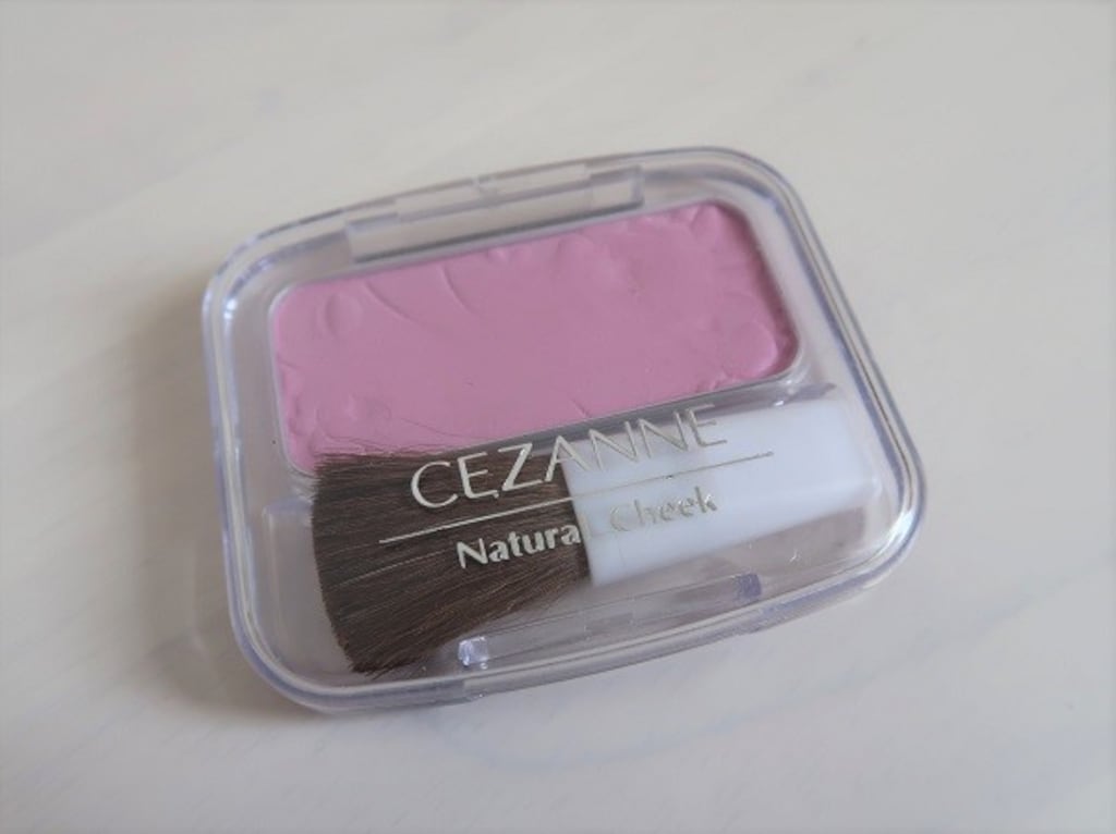 セザンヌのパープルチークは大人女性にもおすすめ