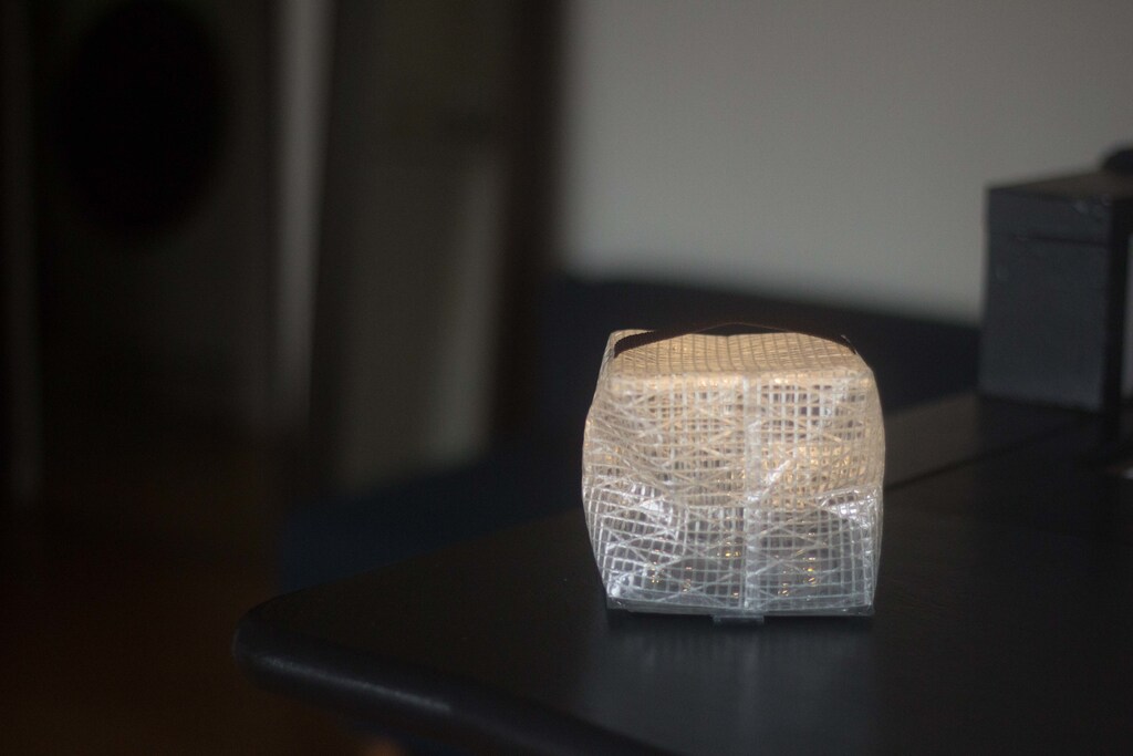 台風など非常時に家・外でも大活躍するランタン「ソーラーパフ」