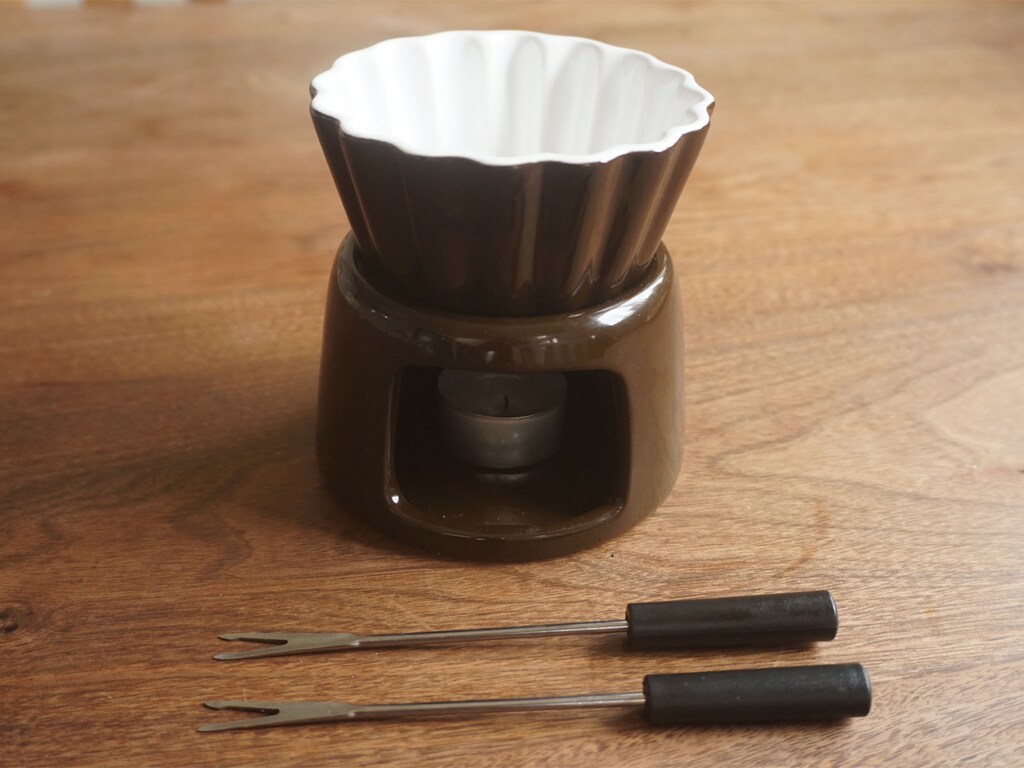 アヒージョやバーニャカウダも！ホームパーティで大活躍のチョコフォンデュ皿