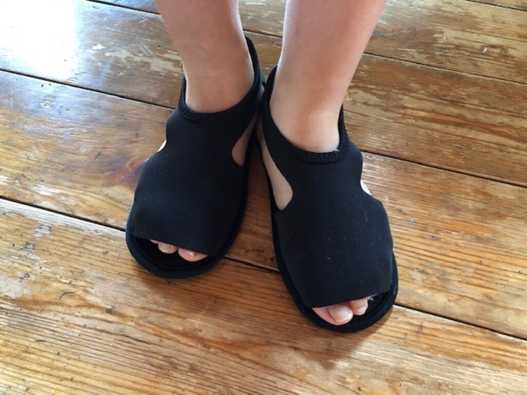 新幹線や飛行機の移動時間がラクになる快適スリッパ「ネオ・楽っぱ」