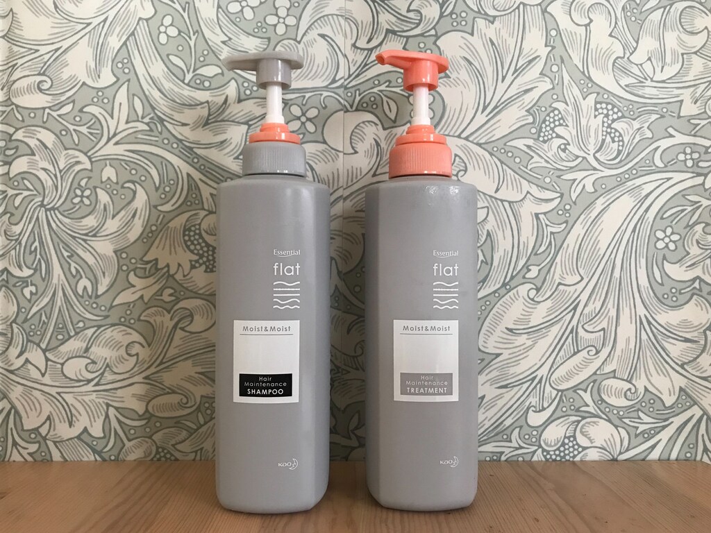 アラフォーのゴワつき髪を解決！「エッセンシャル flat 」のシャンプー