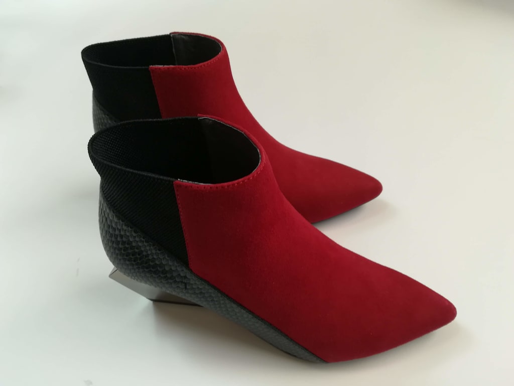 独創的なのに歩きやすい！ユナイテッドヌードのブーツ