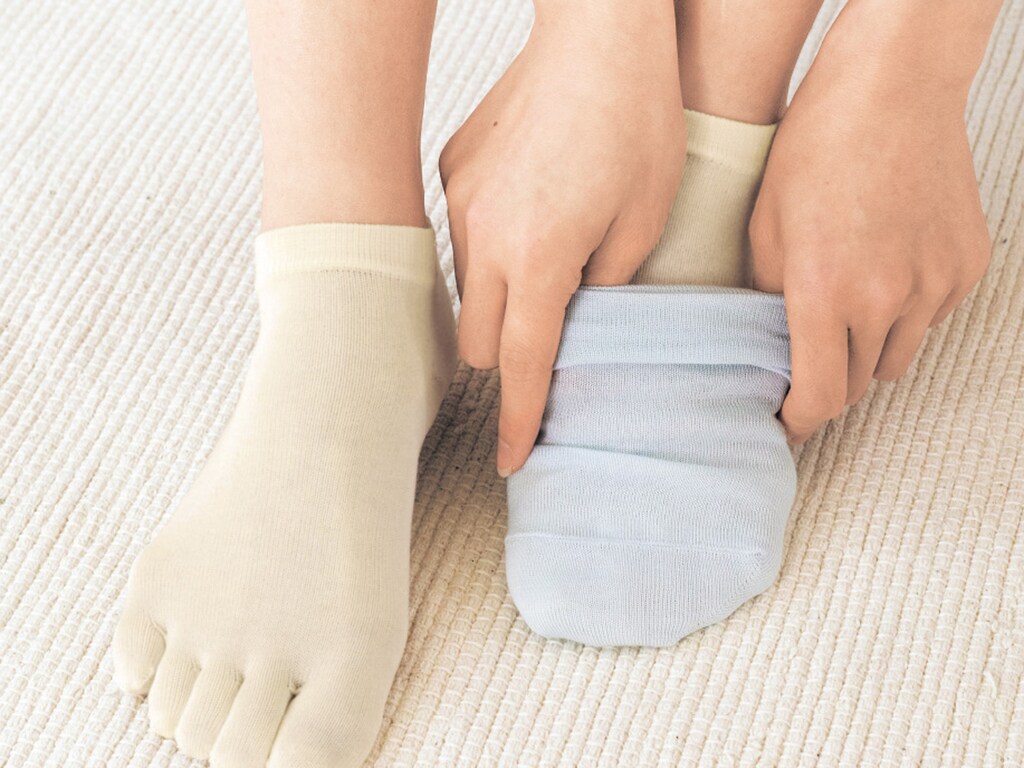 日本製の安心感！グンゼの「シルク混5本指ソックス」が快適な理由とは