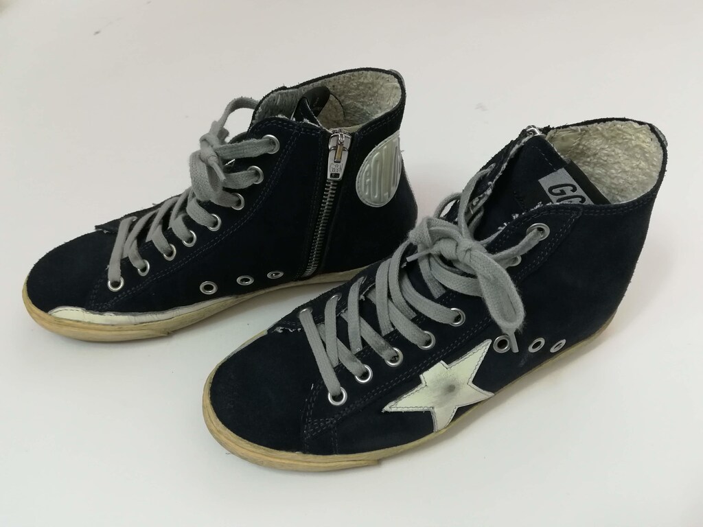 大人カジュアルなコーデに！ゴールデングースのスニーカー「Francy」