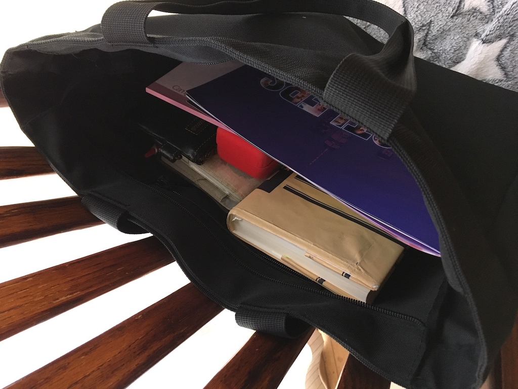 無印良品の「荷物の量で広げられる撥水トートバッグ」は小柄女子理想のバッグ