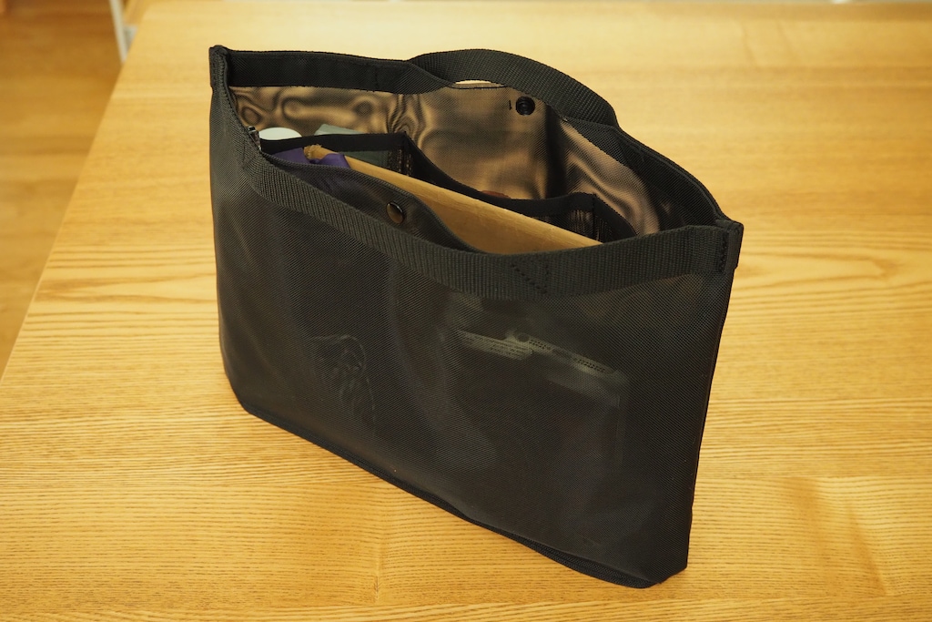 マチが薄くてすっきり！無印良品の自立する＆軽いバッグインバッグ