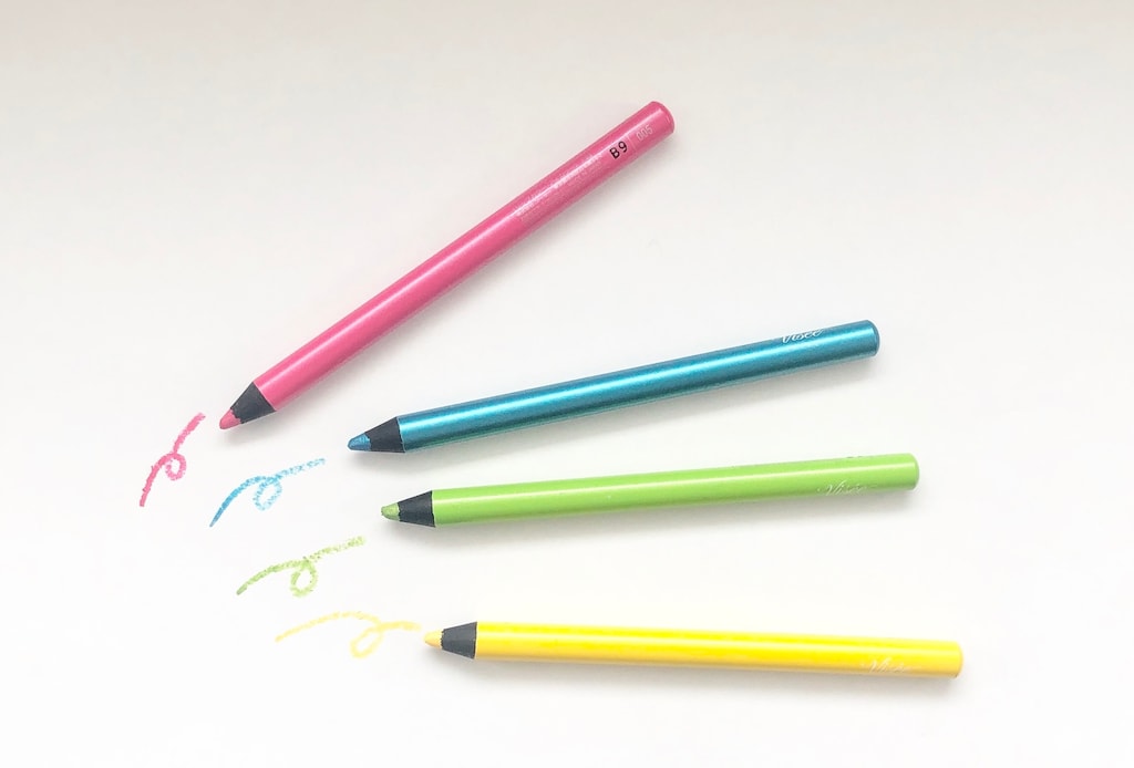 ヴィセのアイカラー ペンシルはマンネリメイクを解消したい大人女性におすすめ