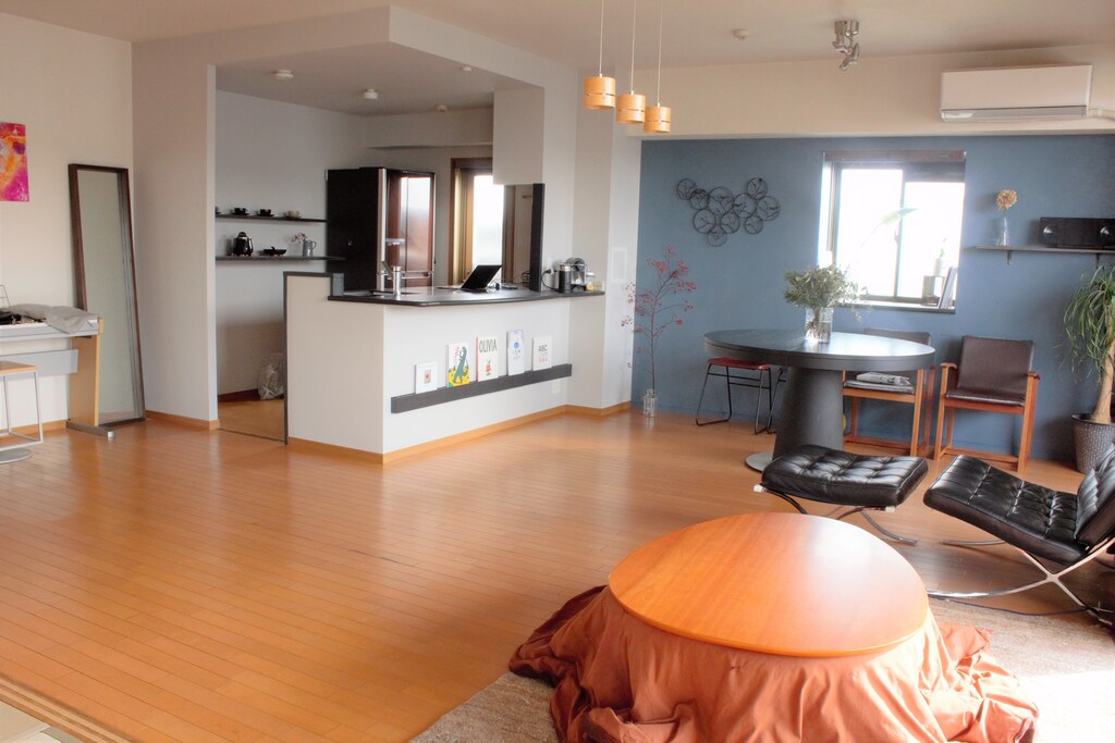 インテリアとしても◎！一年中使えるオシャレな卵型のこたつ「DENBY」