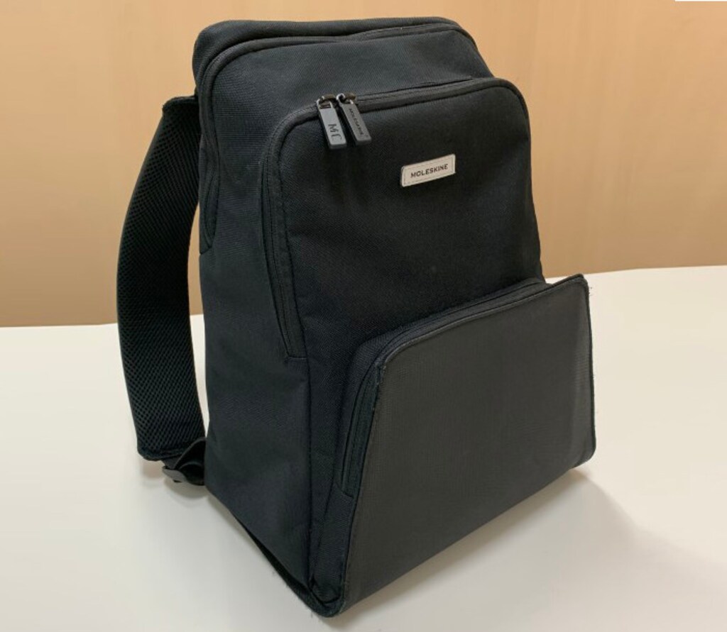 MOLESKINのノマドミディアムバックパックが人気！ 仕事＆プライベートに◎
