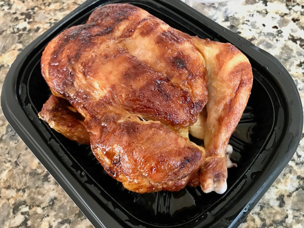 【コストコ】人気の「ロティサリーチキン」美味しい食べ方やアレンジレシピを紹介