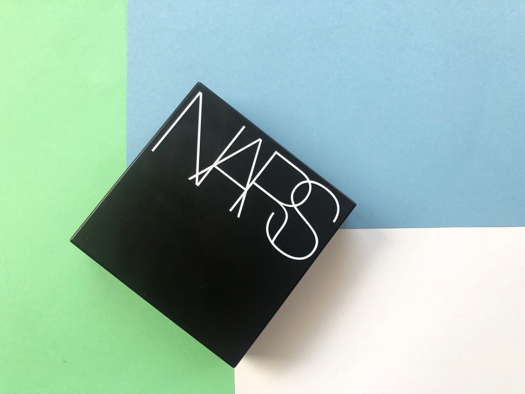 NARS（ナーズ）の「クッションファンデ」でくすみや色ムラをカバー！