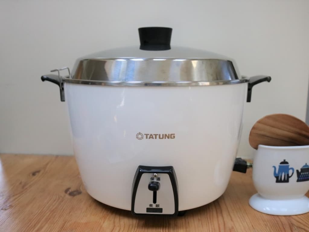 サイトでは販売し 大同電気釜(大同電鍋) 炊飯器 10合 TAC-10L 23年製