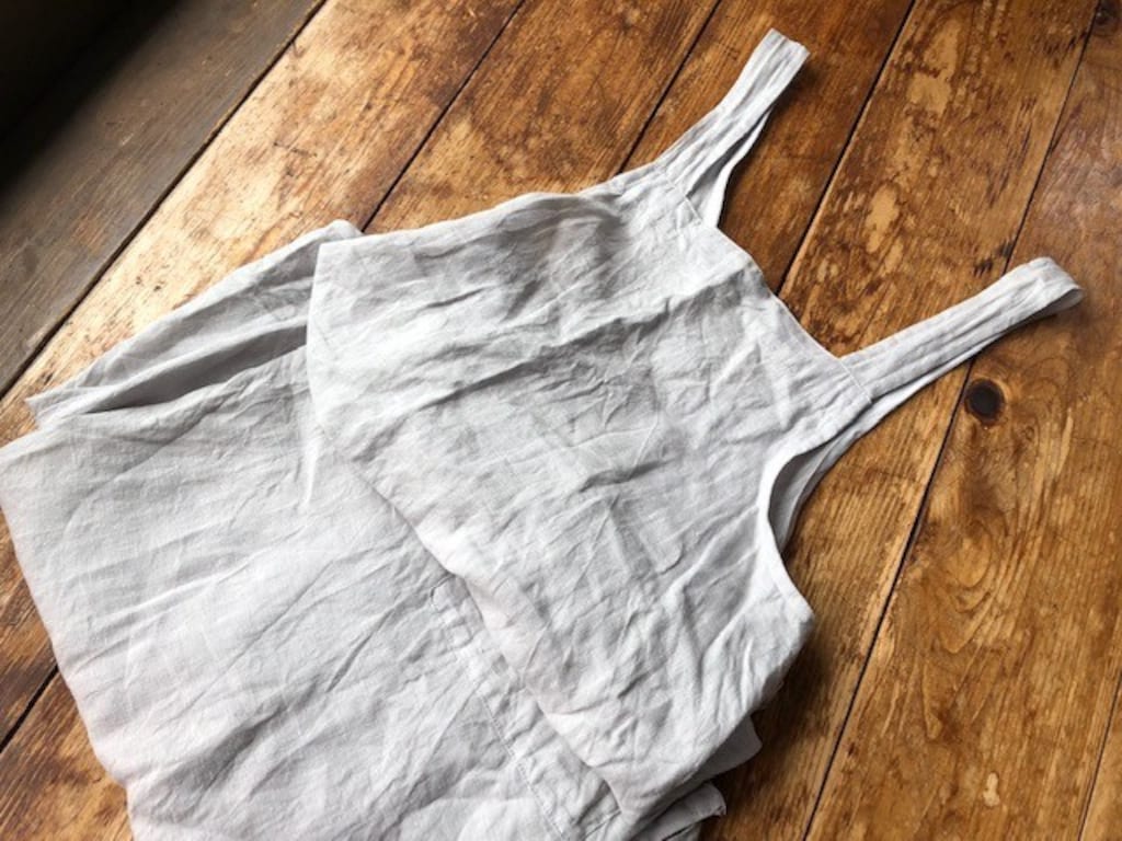 そのまま買い物にも行けちゃうスタイルストアの「ワンピースエプロン」がおしゃれ！