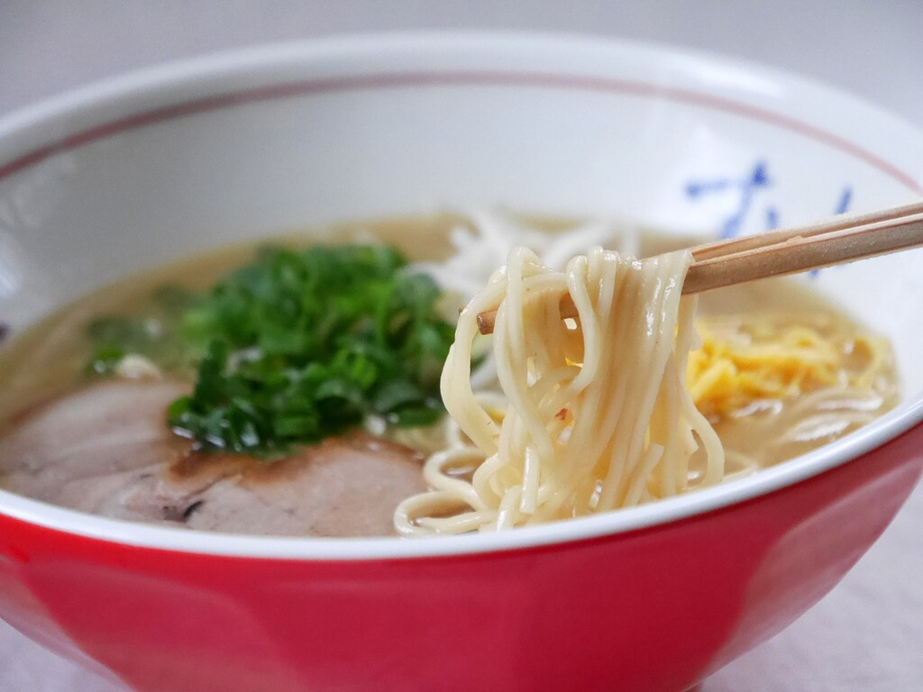 スープがとにかく絶品！「ナルメン」で食べられる広島豚骨ラーメン
