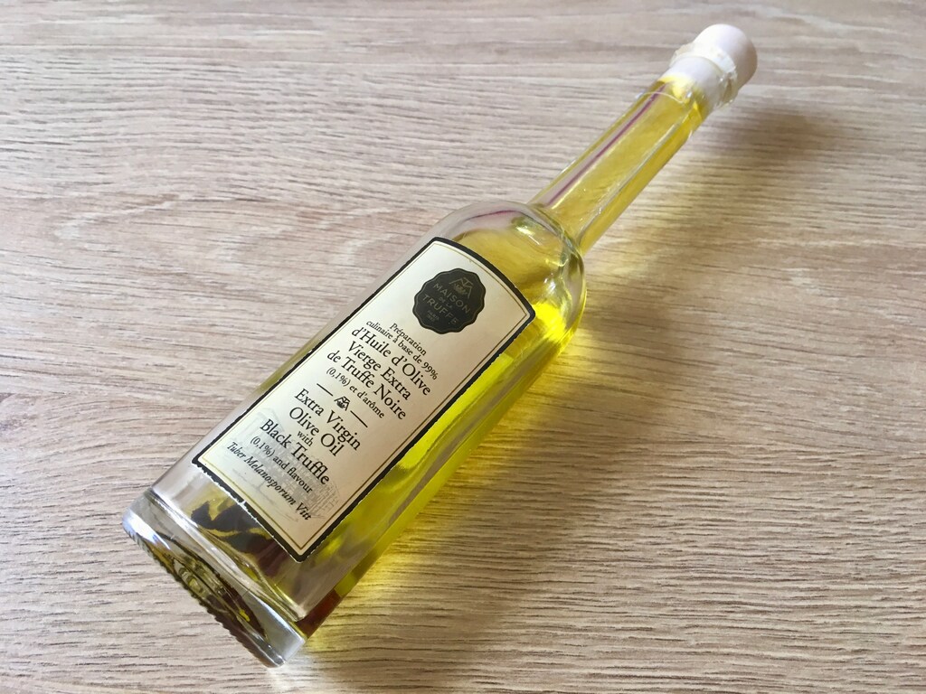 料理の幅がグッと広がる！ メゾン・ドゥ・ラ・トリュフの「黒トリュフオイル」