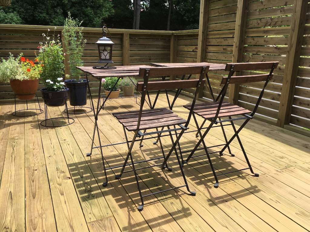 イケアのテルノーは雨＆塗装対策がしやすい 屋外用木製チェアでベランダをおしゃれに