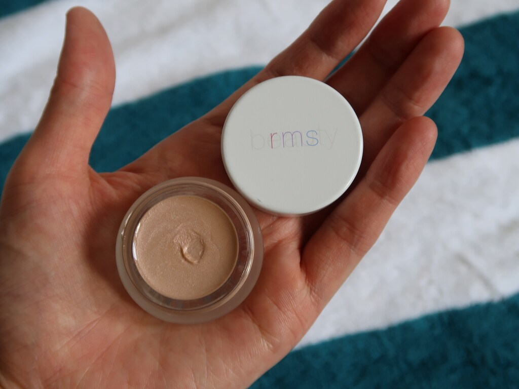 アラフォー肌悩みは光でカバー！rms「シャンパンローズルミナイザー」でツヤ肌に