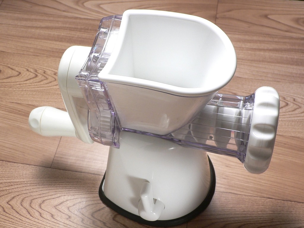 使い方は超簡単！自宅で肉や魚の挽き肉が作れる貝印の「ヘルシーミンサー」