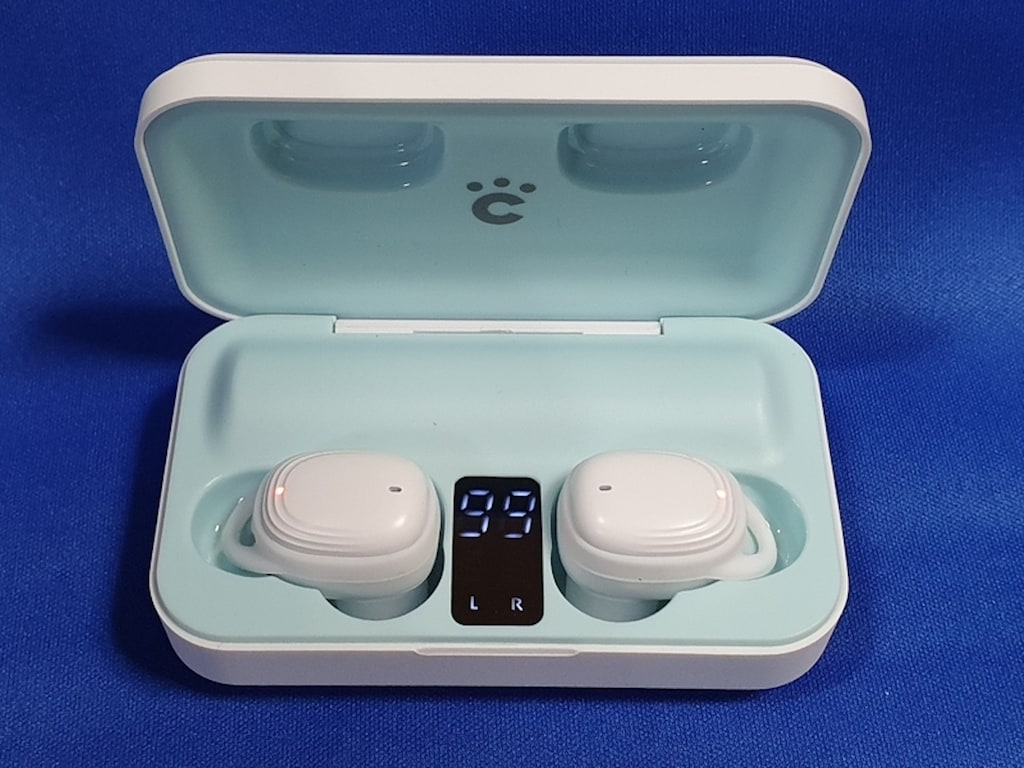 最大10時間再生可！充電ケースがモバイルバッテリーにもなる完全ワイヤレスイヤホン