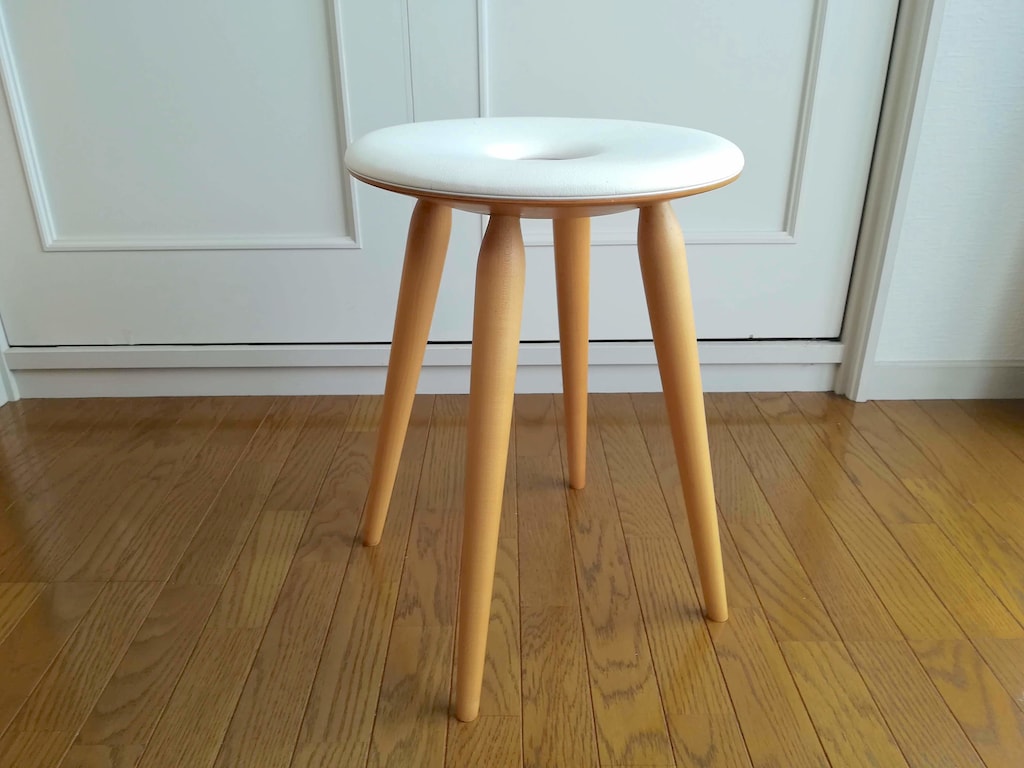 どこから見ても美しい…天童木工の「リングスツール」は国産家具の名作！