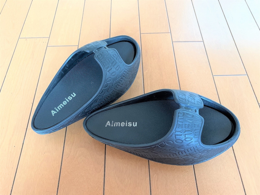 履くだけで足裏に刺激！ aimeisuの「室内スリッパ バランスサンダル」